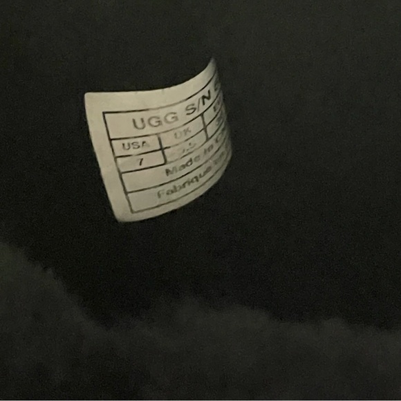 UGG  Bailey Button Black Winter  Boots Cozy Style Size 7 - Picture 8 of 9